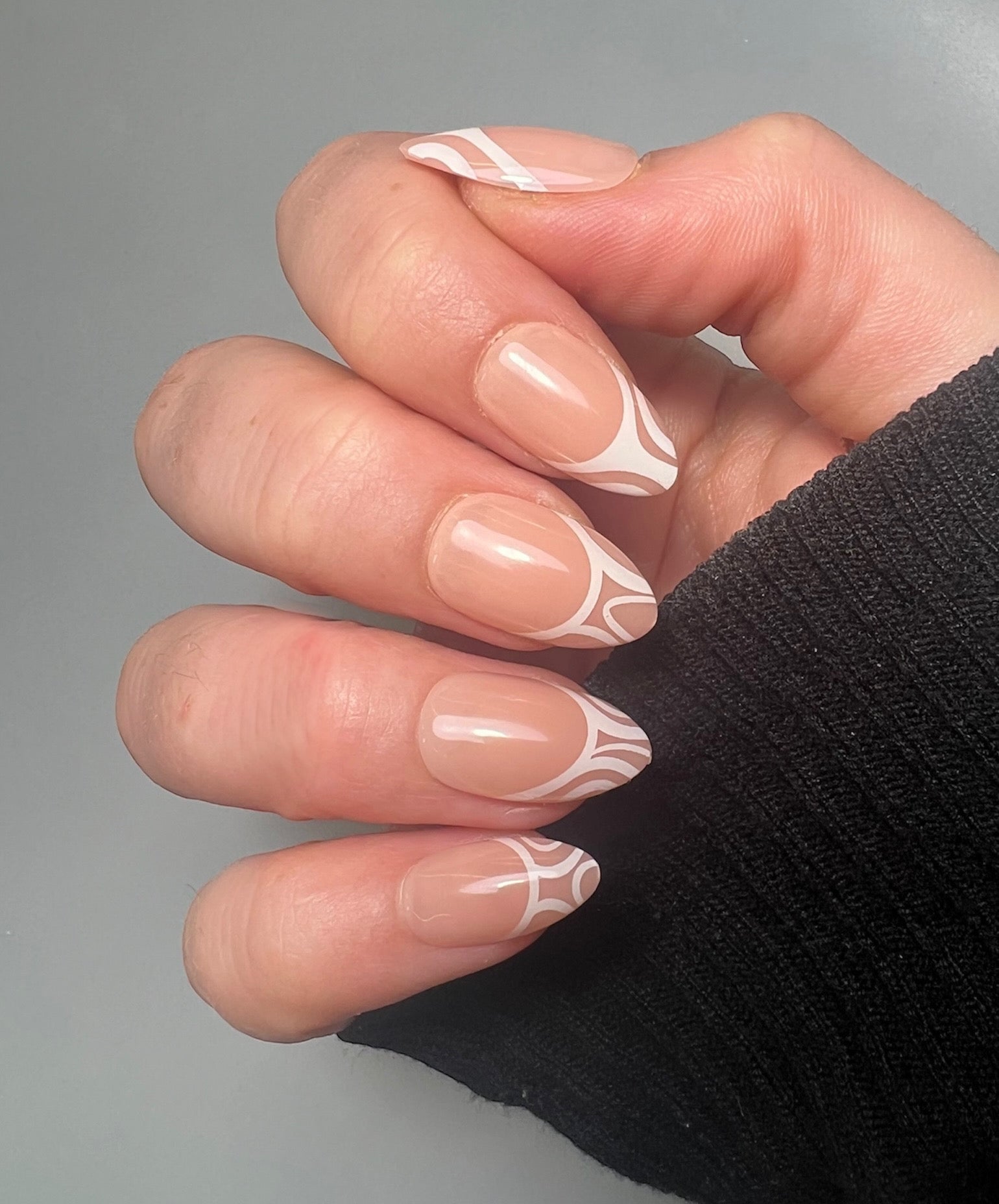 French Tip Swirl | Short Almond